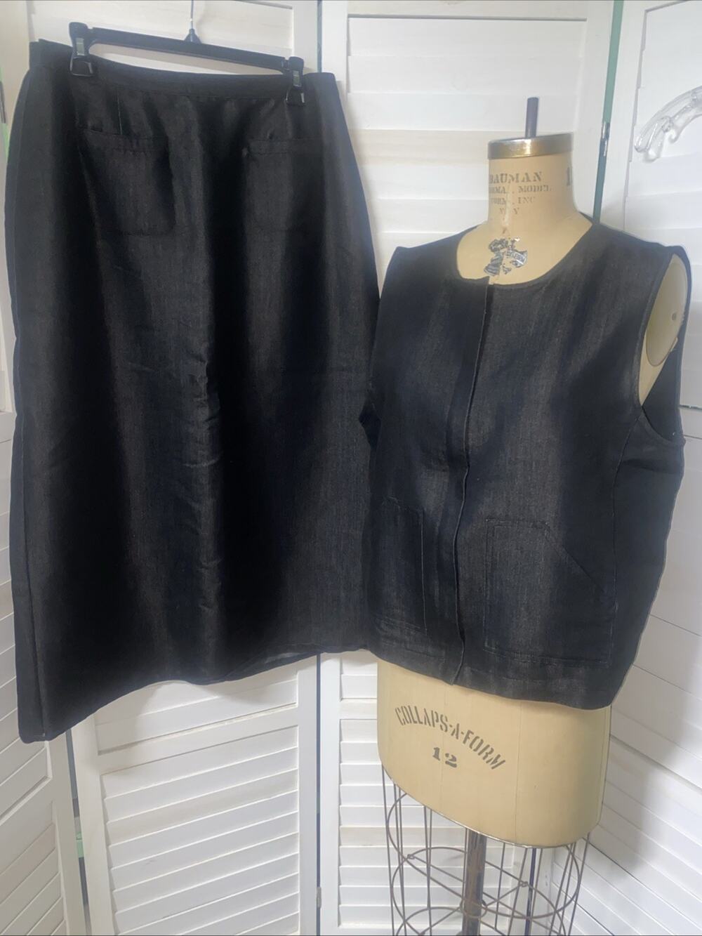 80s 2 Piece Skirt Vest Top Set Women’s Size 16 Black Velvet Rayon Blend